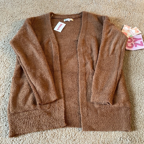 size small fuzzy brown cardigan/crop top - Picture 3 of 4